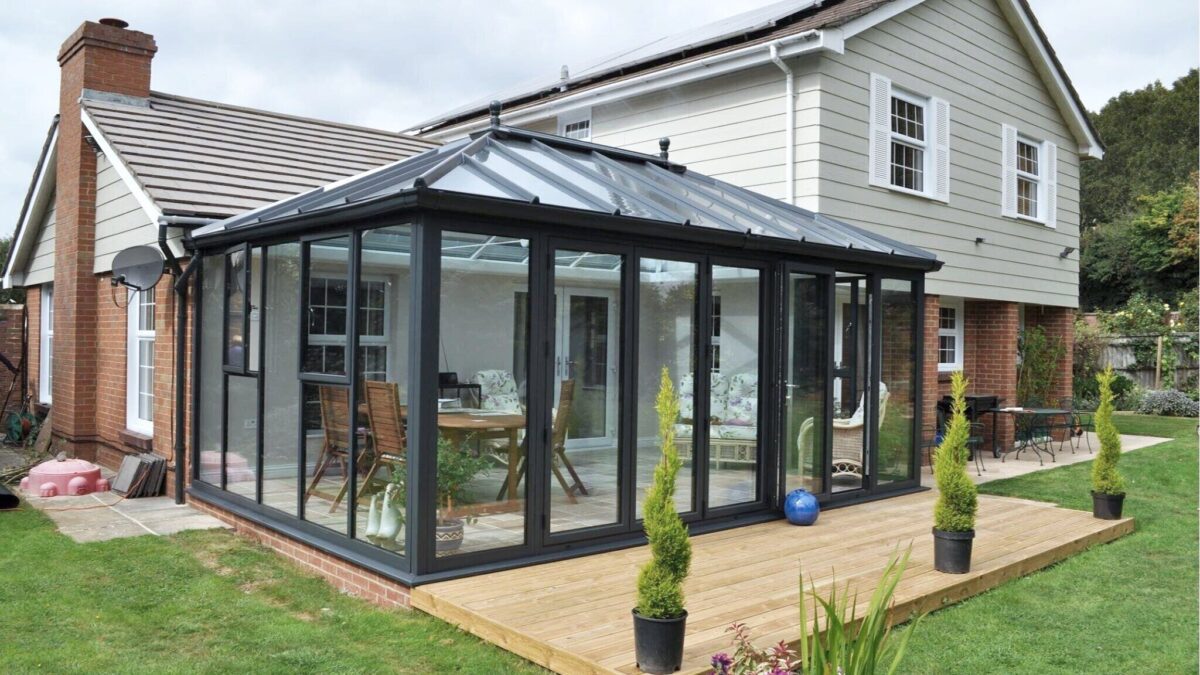 Your Guide to Buying a Conservatory | MWF